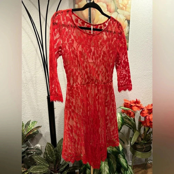 Free People Floral Mesh Lace Dress size 2 - Picture 4 of 16